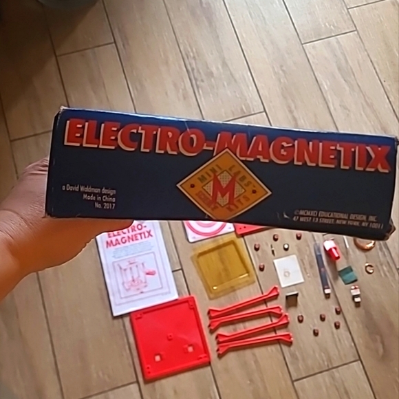 Electro-Magnetix Mini Labs Science Kits (1993) Over 30 Experiments - Picture 11 of 11